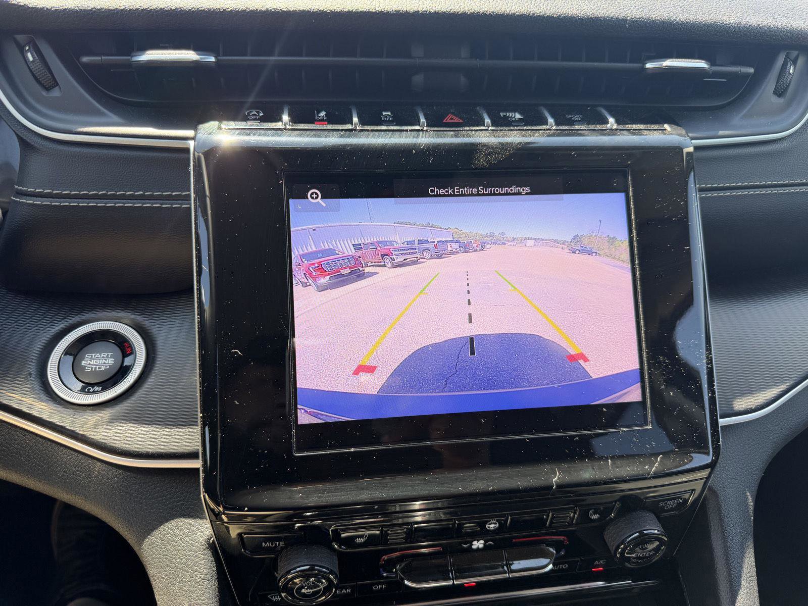 Used 2023 Jeep Grand Cherokee L Laredo w/ Luxury Tech Group I image 15