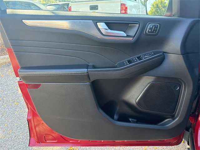 Used 2022 Ford Escape Titanium image 23