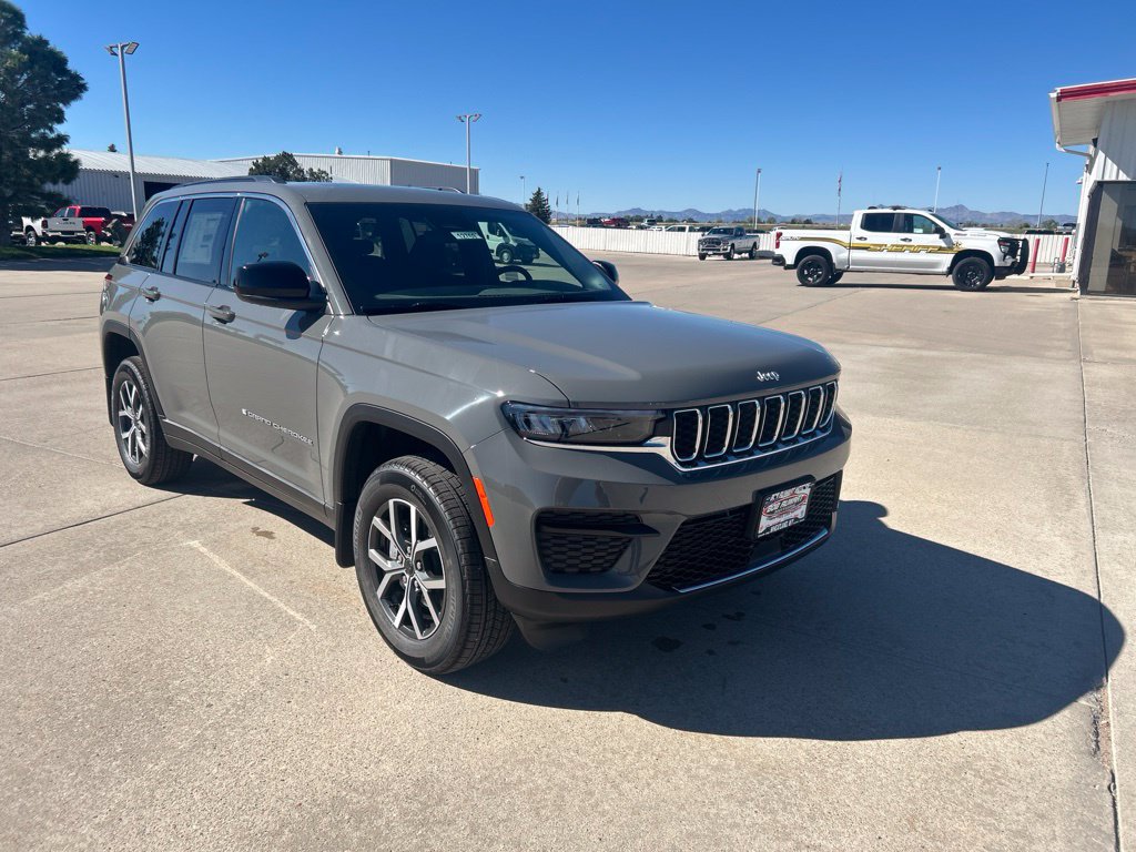 New 2027 Jeep Grand Cherokee Laredo X AWD/4WD image 8