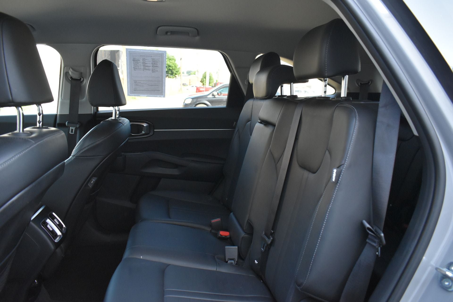 Used 2025 Kia Sorento S AWD/4WD image 16