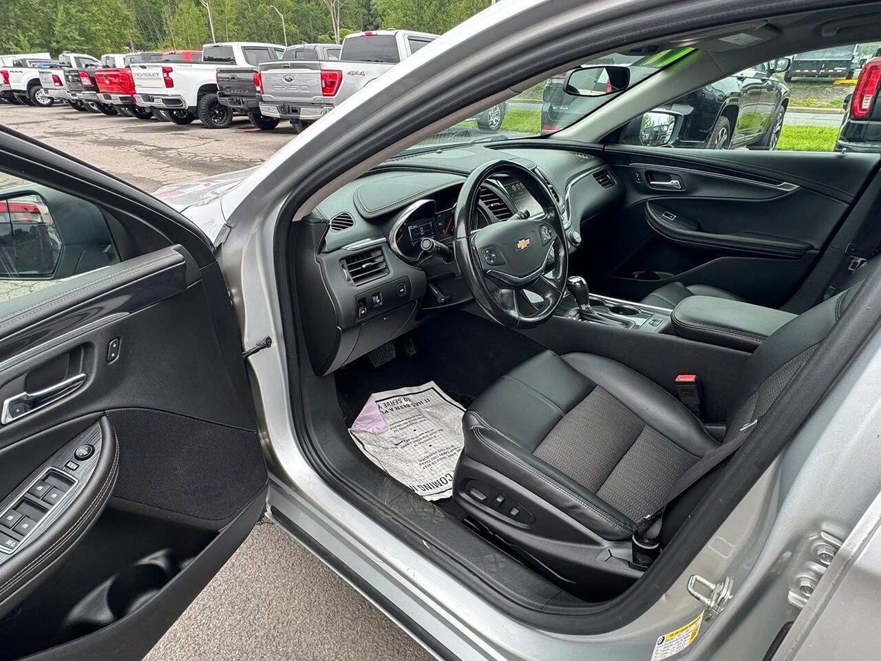 Used 2017 Chevrolet Impala LT FWD image 6
