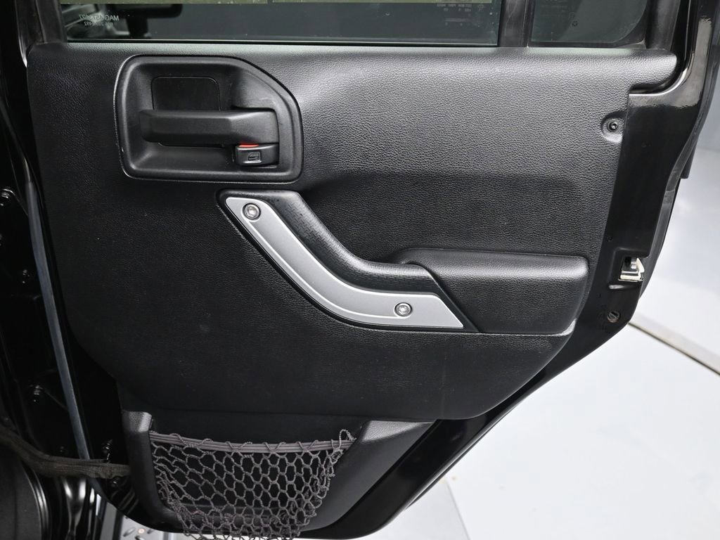 Used 2016 Jeep Wrangler Unlimited Sahara w/ Mopar Chrome Edition Group image 31