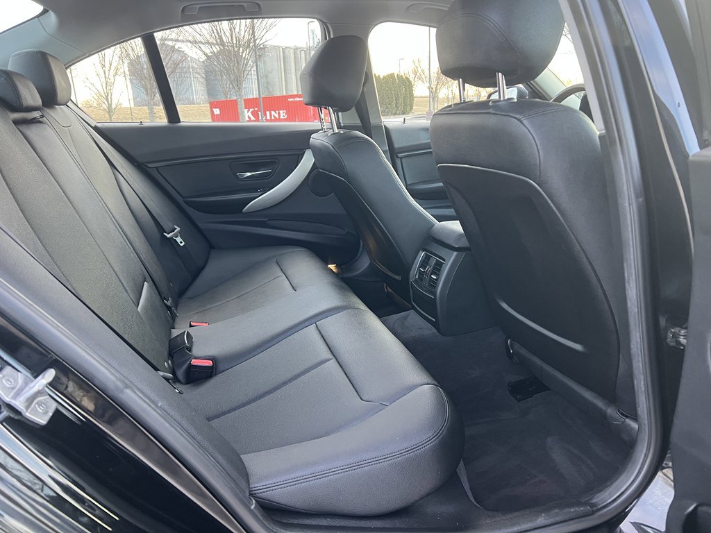 Used 2016 BMW 320i xDrive Sedan image 13