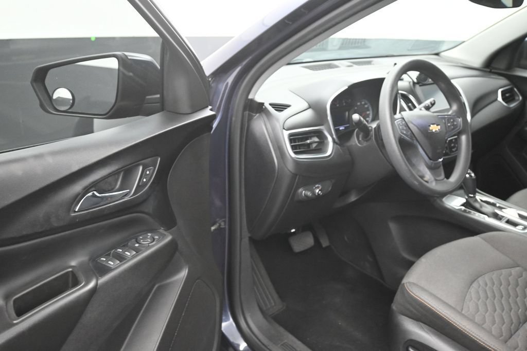 Used 2020 Chevrolet Equinox LS FWD image 10