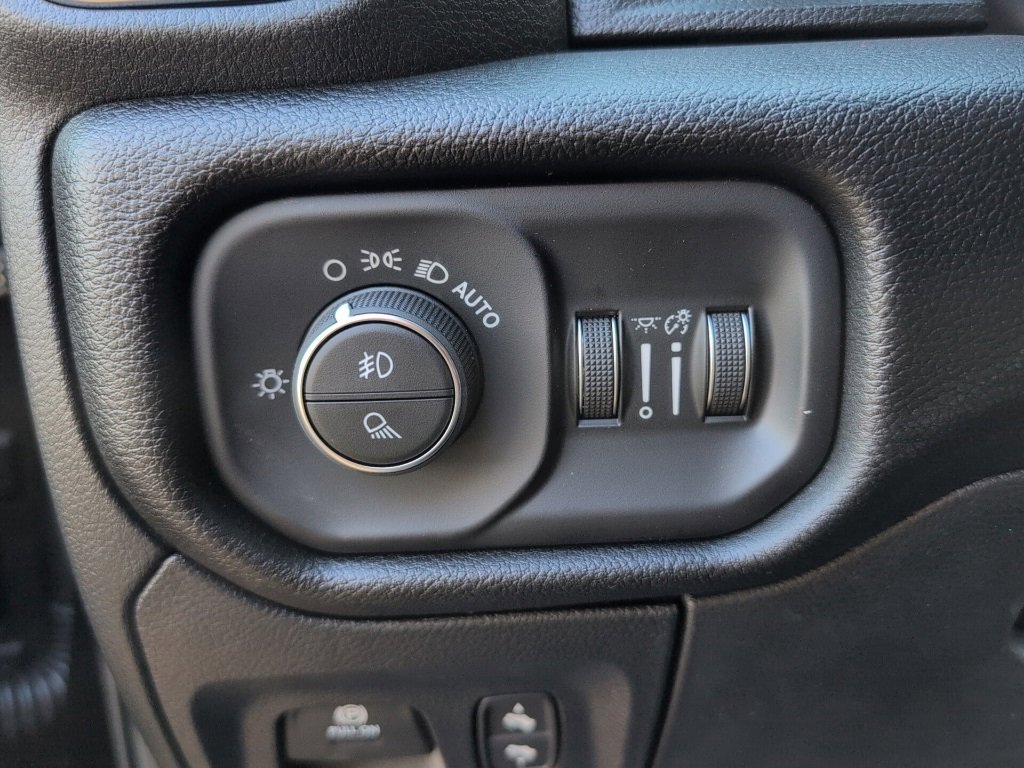New 2026 RAM 1500 4x4 Crew Cab image 22