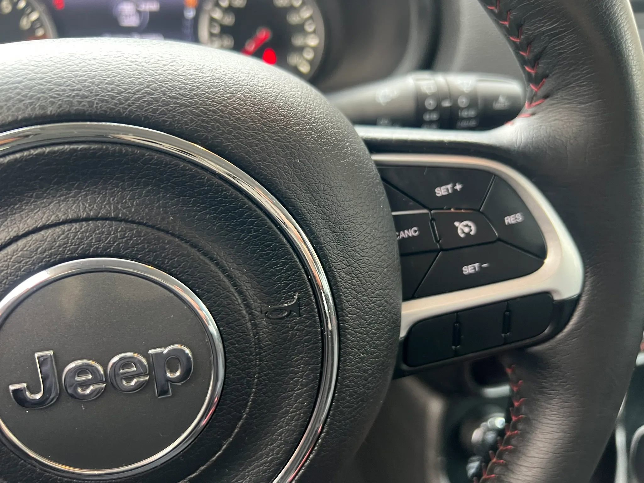 Used 2017 Jeep Renegade Trailhawk image 24