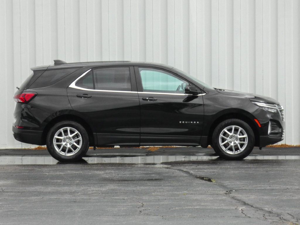 Used 2024 Chevrolet Equinox LT AWD/4WD image 2