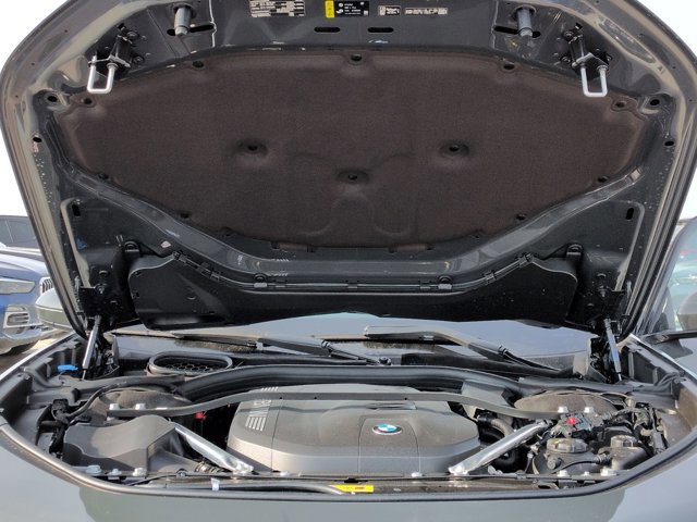 New 2026 BMW 750e xDrive image 17