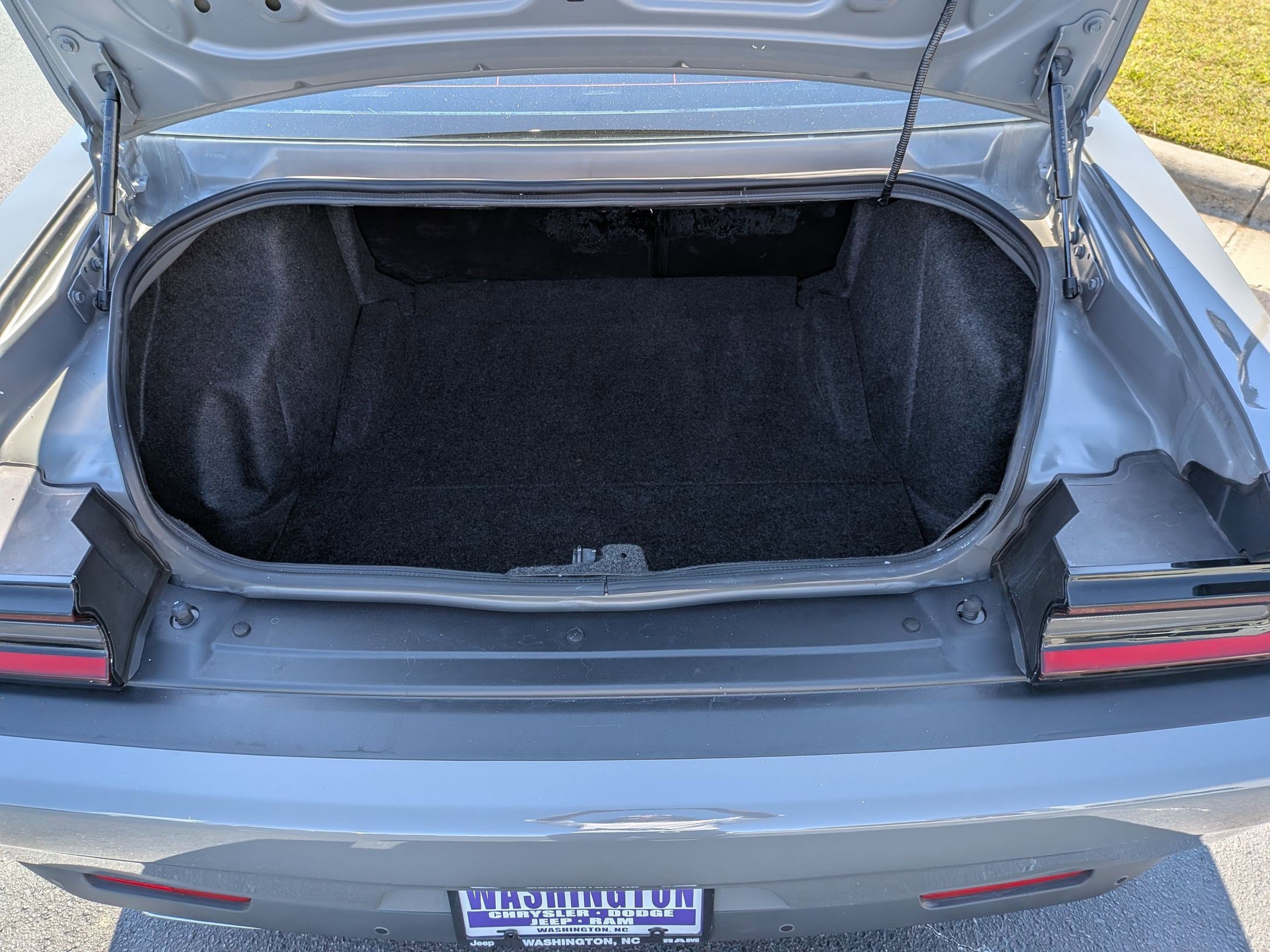 Used 2023 Dodge Challenger R/T w/ Plus Package image 29