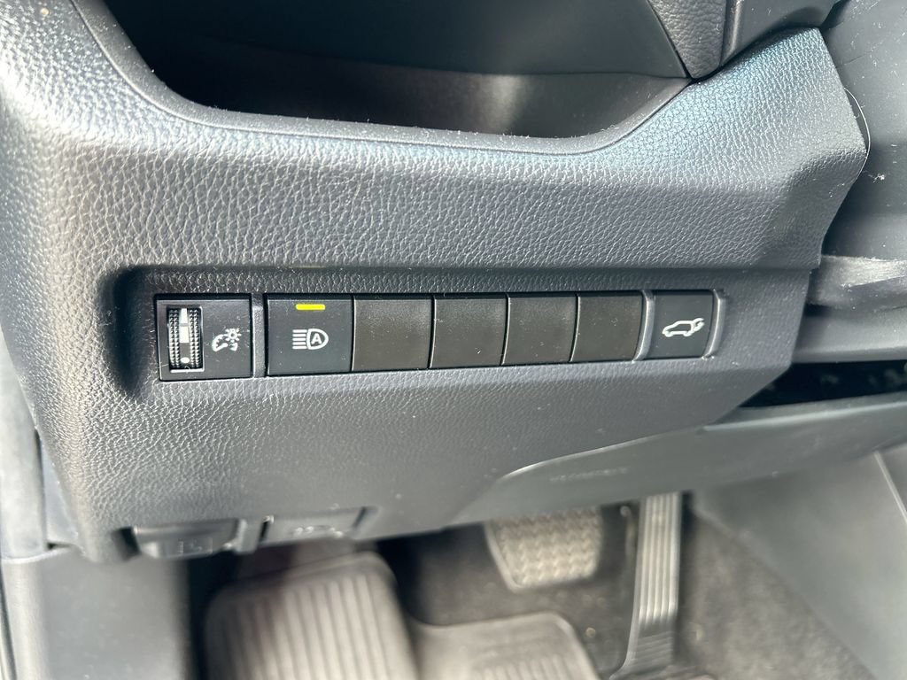 Used 2023 Toyota RAV4 XLE Premium FWD image 14