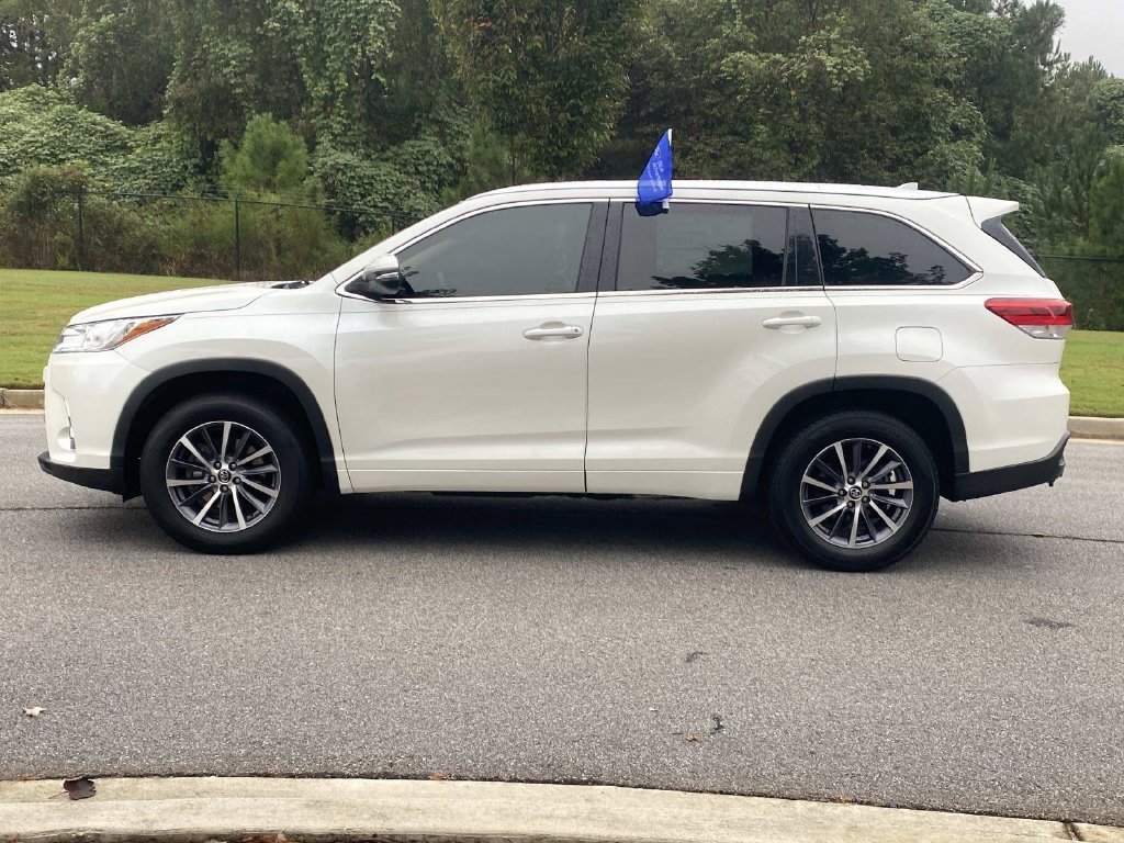Used 2018 Toyota Highlander XLE FWD image 10