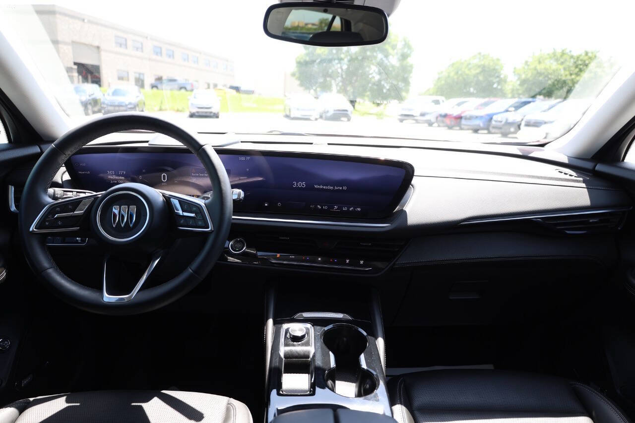 Used 2025 Buick Envision Preferred AWD/4WD image 14