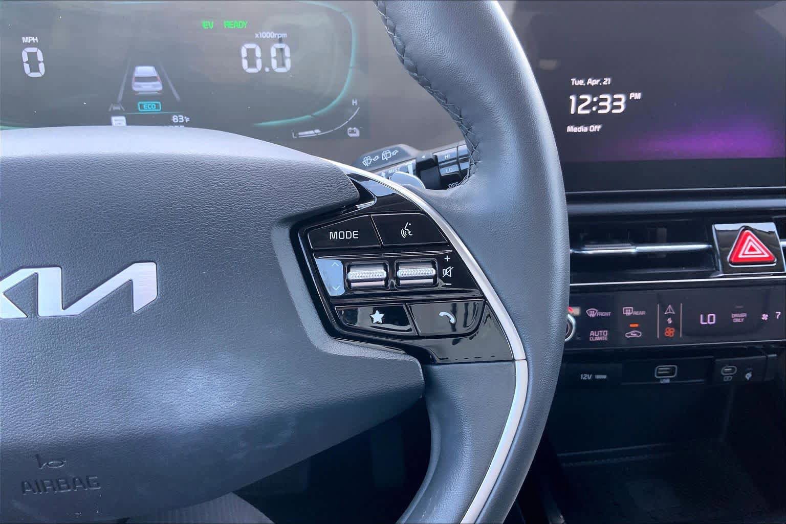 Used 2024 Kia Niro SX image 24