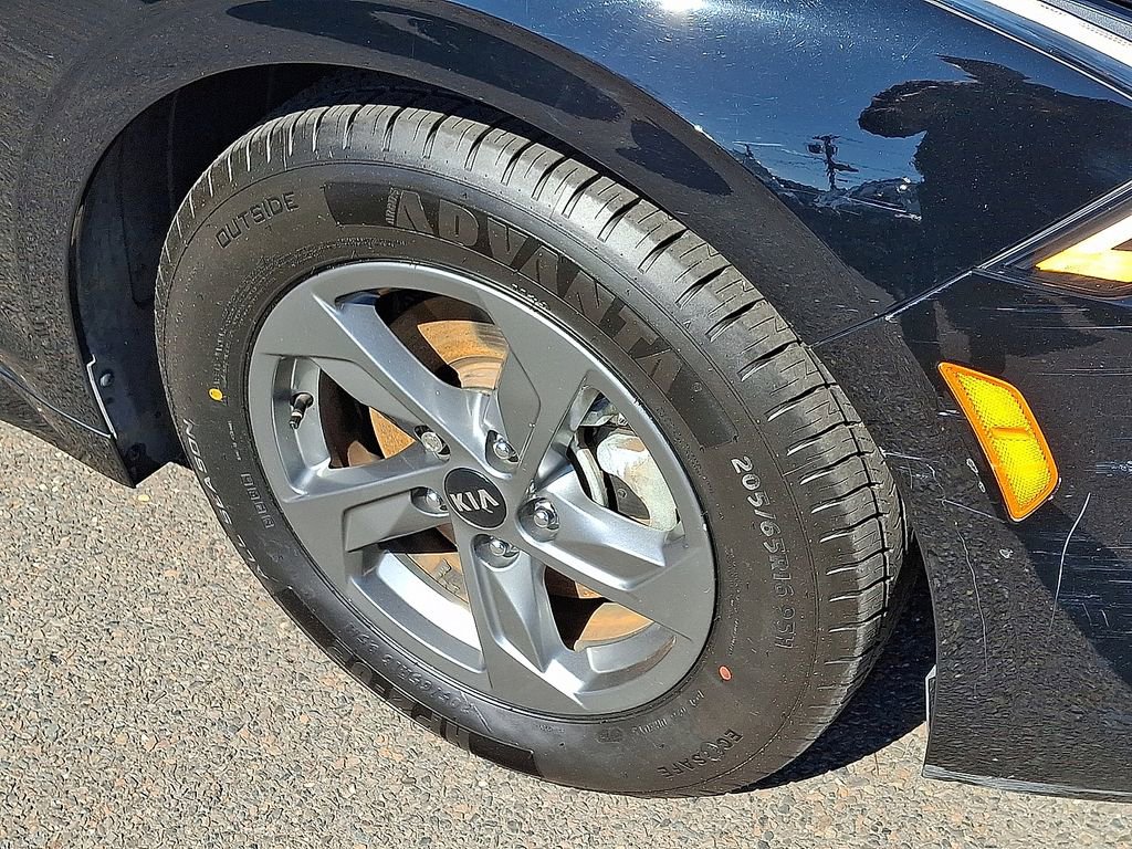 Used 2021 Kia K5 LX image 9