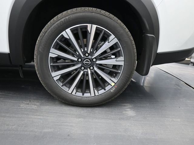 New 2026 Nissan Pathfinder Platinum image 14