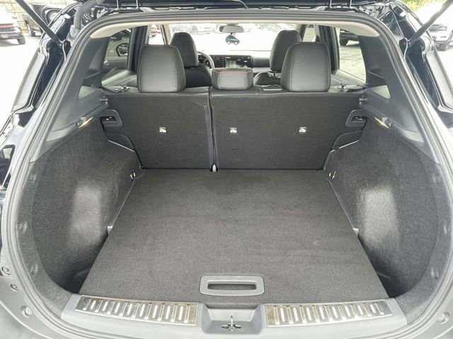 Used 2025 Nissan Kicks SR w/ Illumination Package FWD image 10