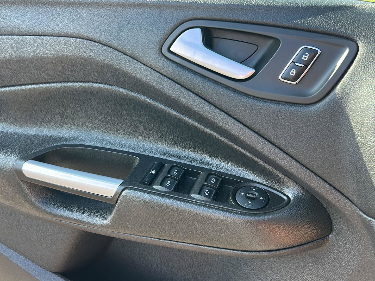 Used 2013 Ford Escape SE FWD image 12