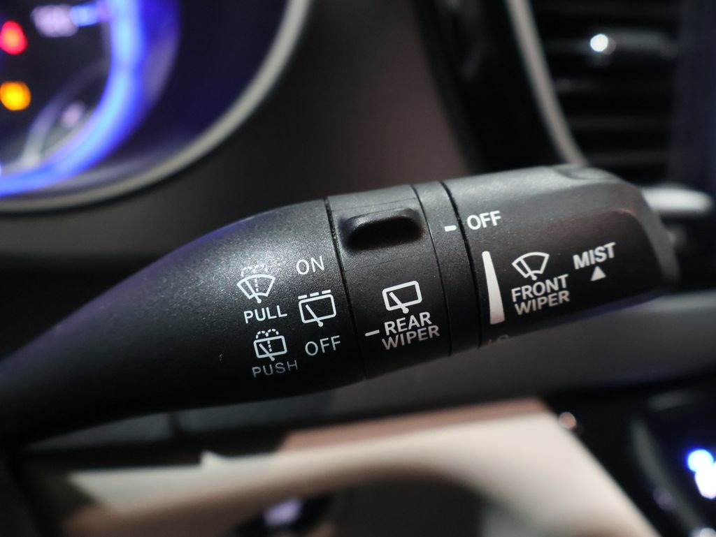 Certified 2024 Chrysler Pacifica Touring-L image 40