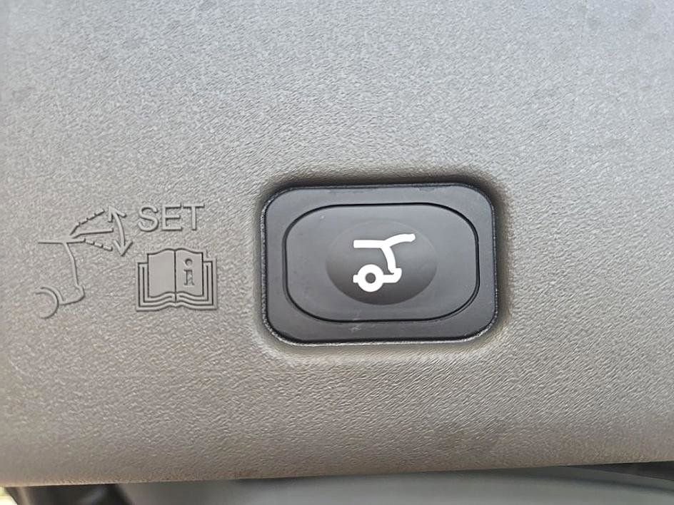 Used 2025 Lincoln Nautilus Reserve image 31