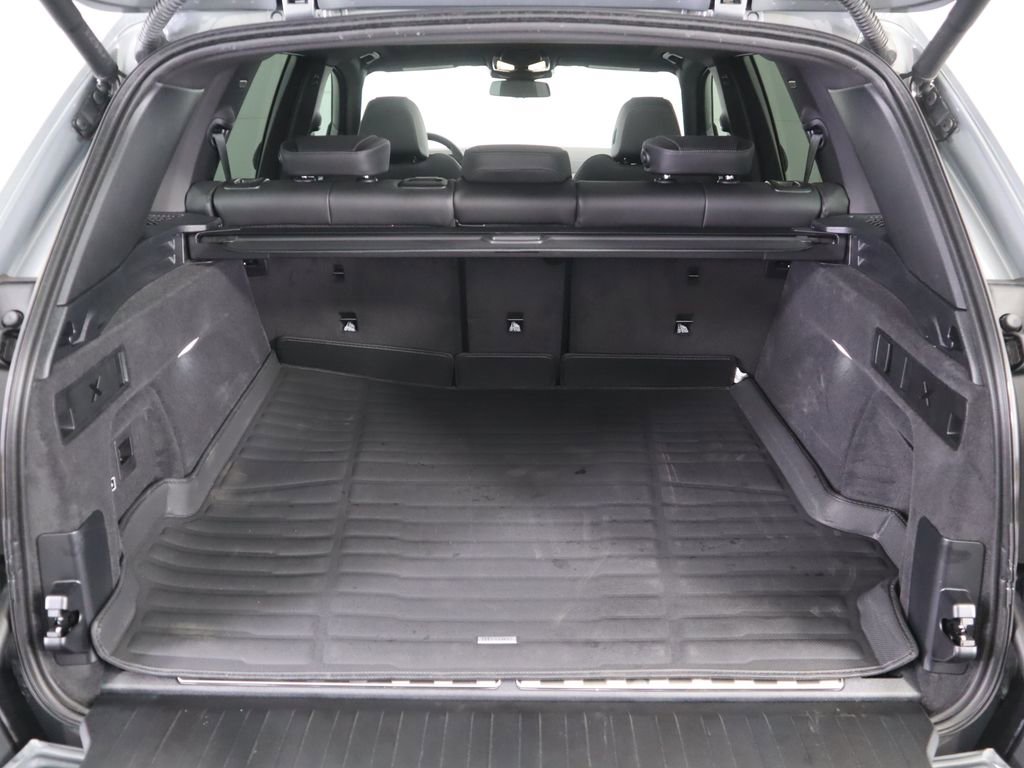 Used 2025 BMW X5 xDrive50e w/ Parking Assistance Package AWD/4WD image 29