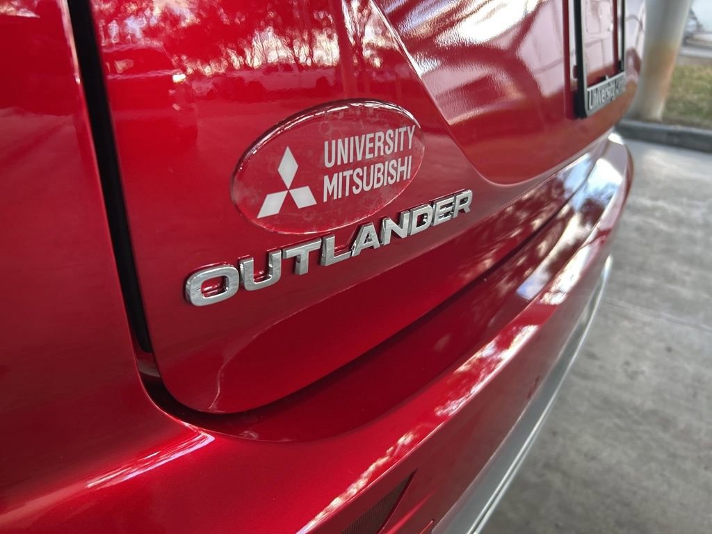 New 2026 Mitsubishi Outlander SE image 17