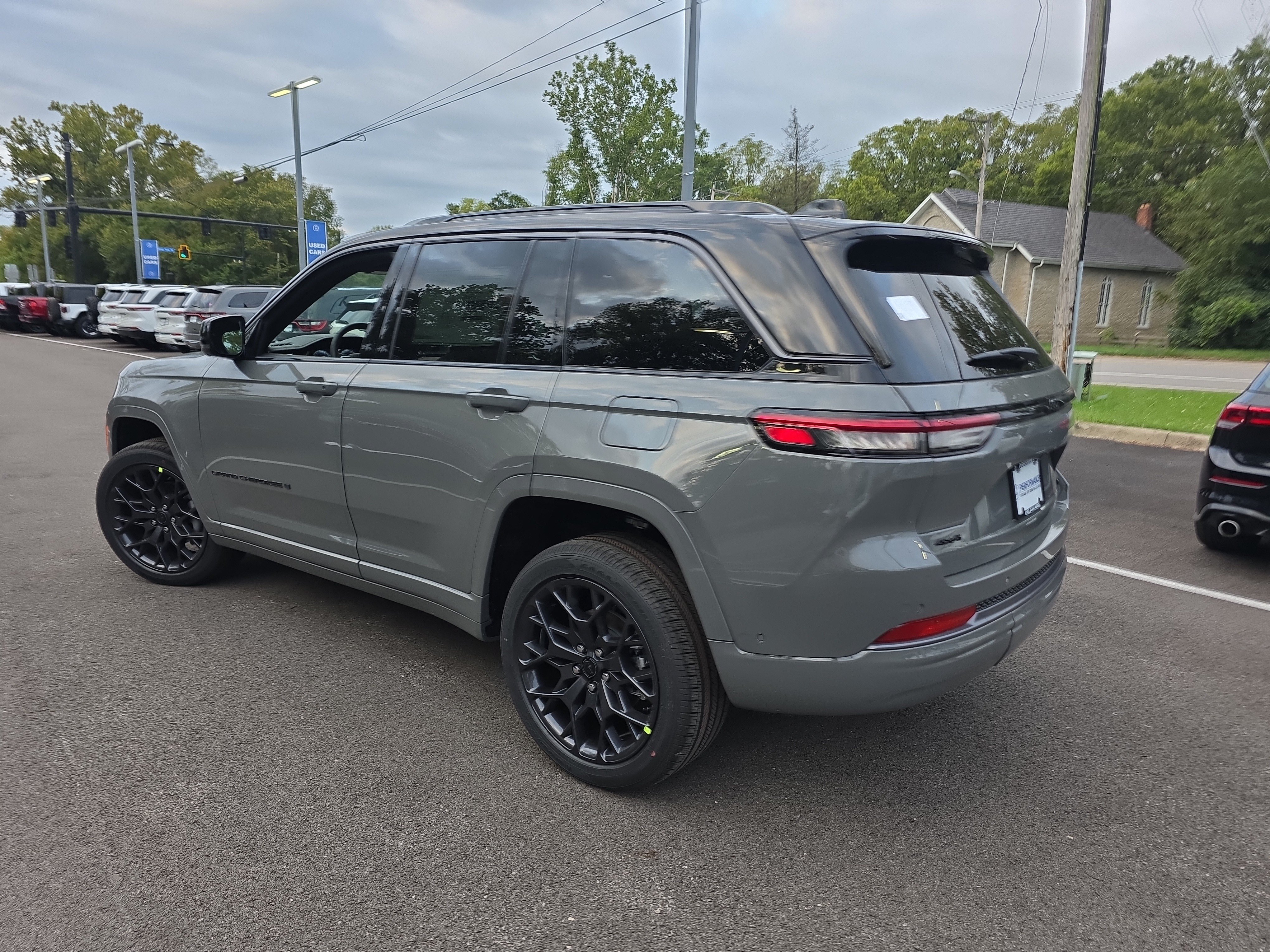 New 2027 Jeep Grand Cherokee Summit AWD/4WD image 27