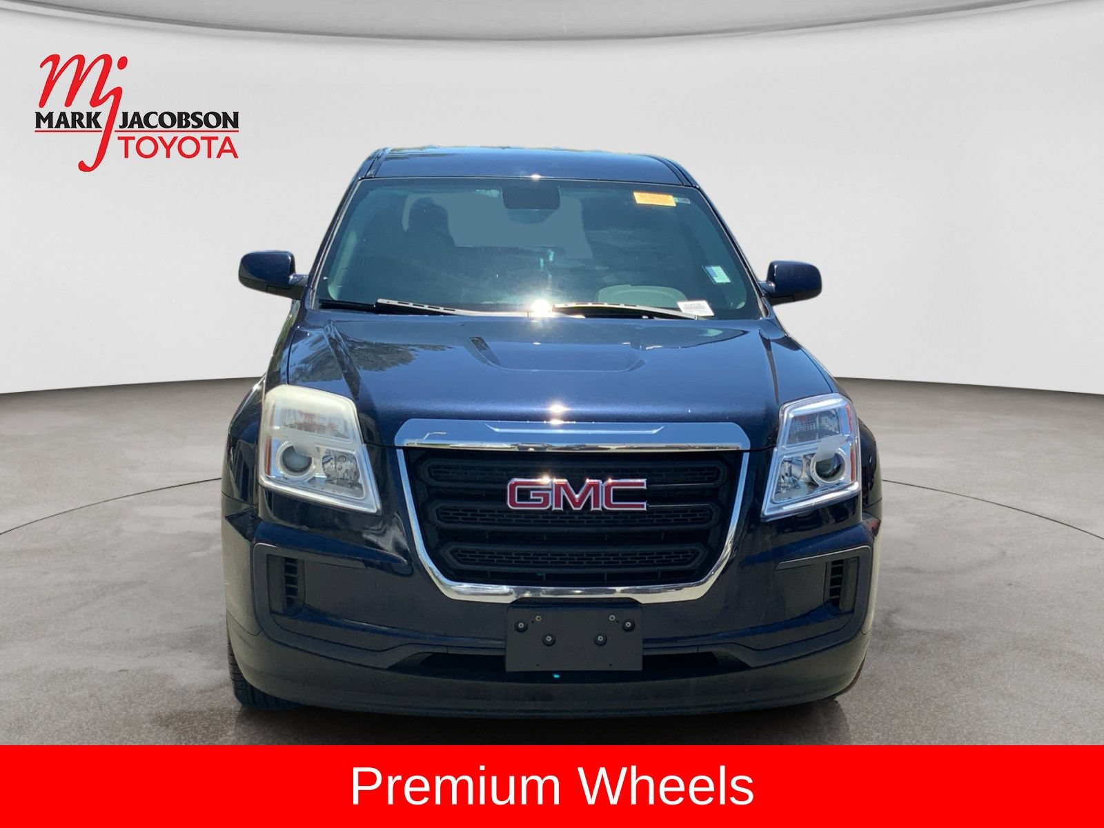 Used 2017 GMC Terrain SLE FWD image 2