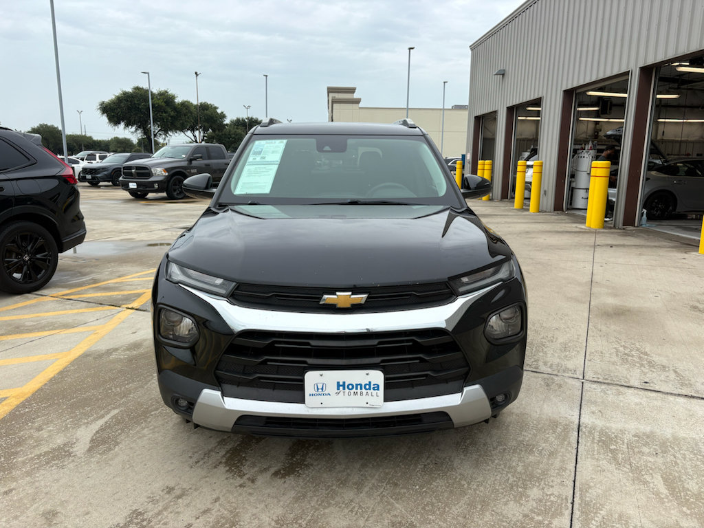 Used 2021 Chevrolet TrailBlazer LT w/ Convenience Package FWD image 3
