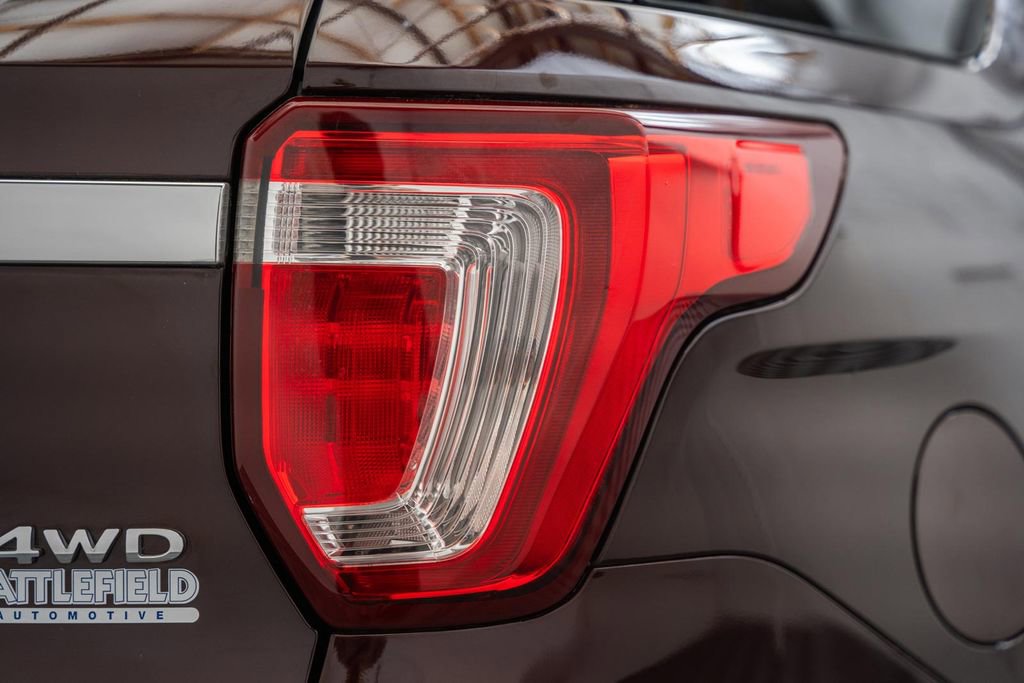 Used 2018 Ford Explorer XLT AWD/4WD image 6