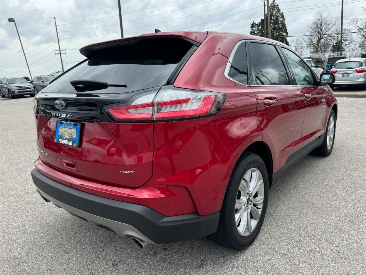 Used 2023 Ford Edge Titanium image 3
