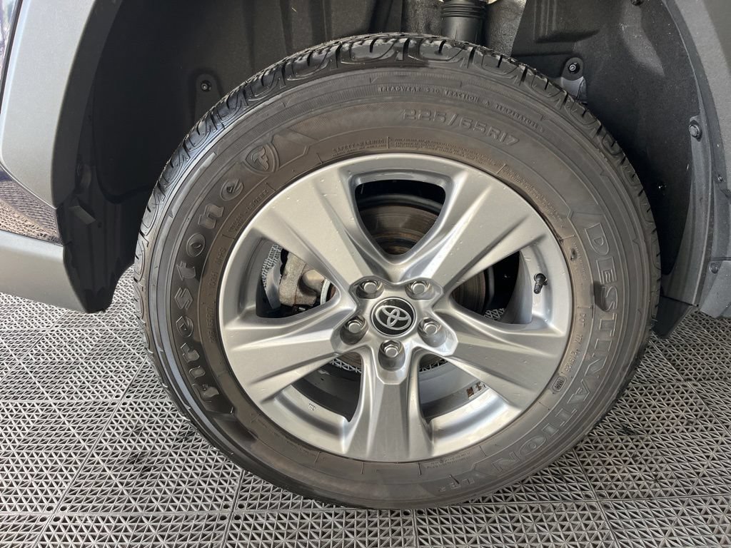 Used 2024 Toyota RAV4 XLE AWD/4WD image 26