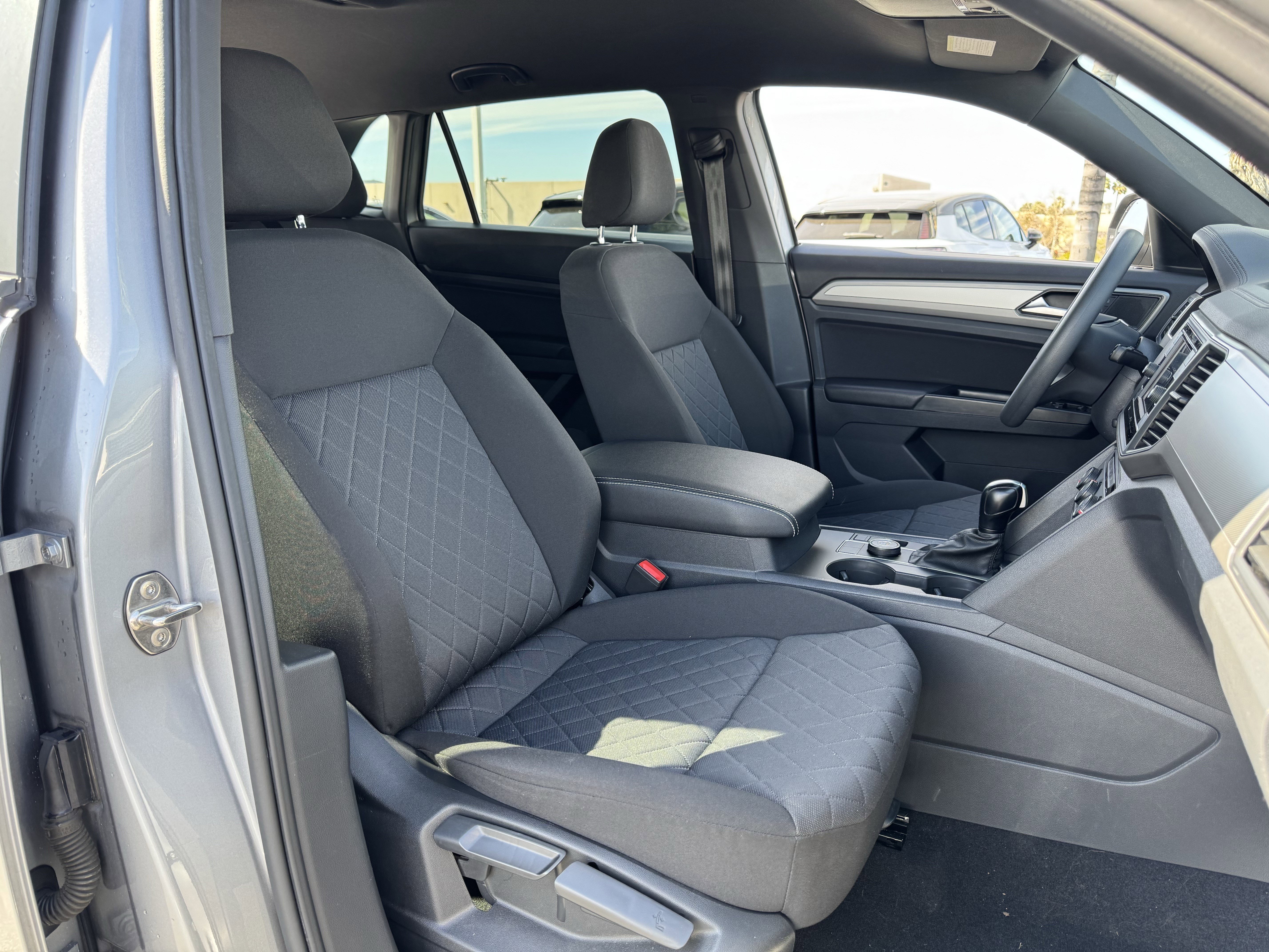 Used 2020 Volkswagen Atlas Cross Sport S image 34