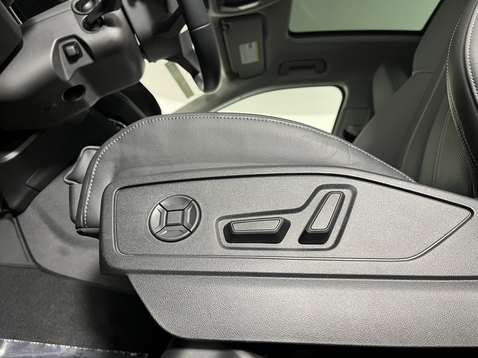 Used 2025 Audi Q5 2.0T Premium Plus w/ Premium Plus image 13