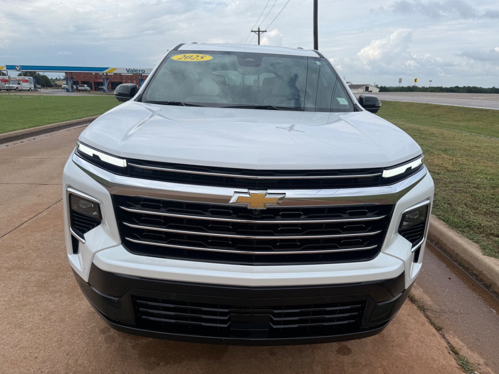 Used 2025 Chevrolet Traverse High Country w/ LPO, Floor Liner Package AWD/4WD image 8