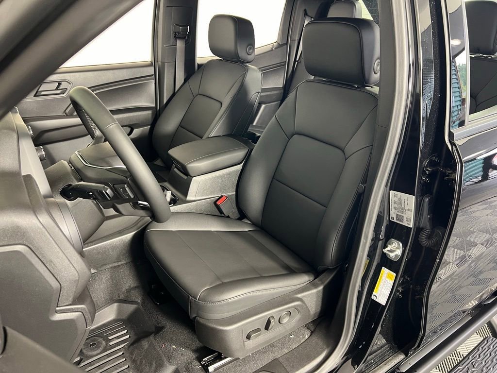 New 2025 Chevrolet Colorado Trail Boss w/ Midnight Edition image 15