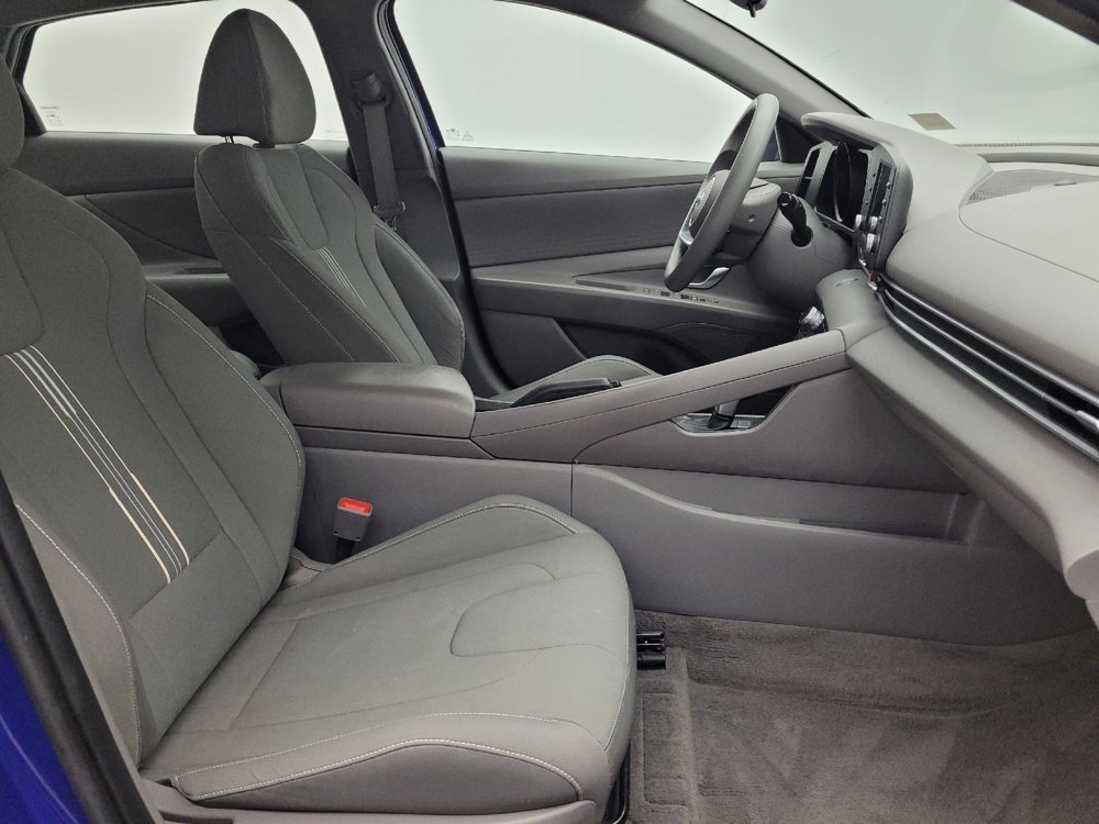 Used 2023 Hyundai Elantra SEL w/ Winter Weather Package image 21