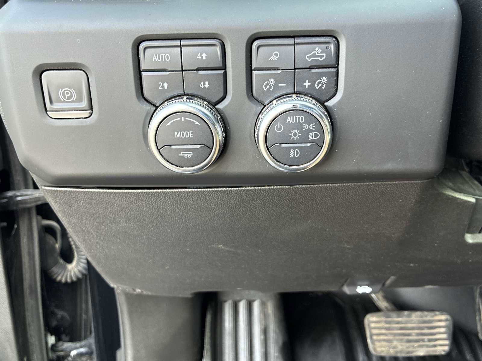 Certified 2024 GMC Sierra 2500 AT4 w/ AT4 Preferred Package image 17