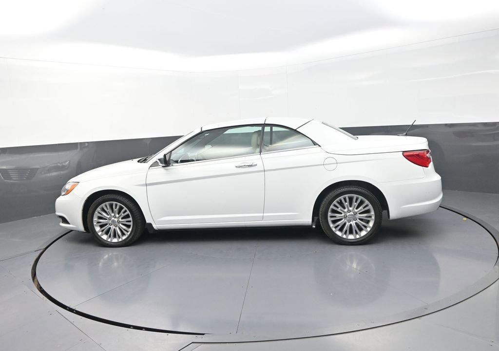 Used 2011 Chrysler 200 Limited FWD image 6