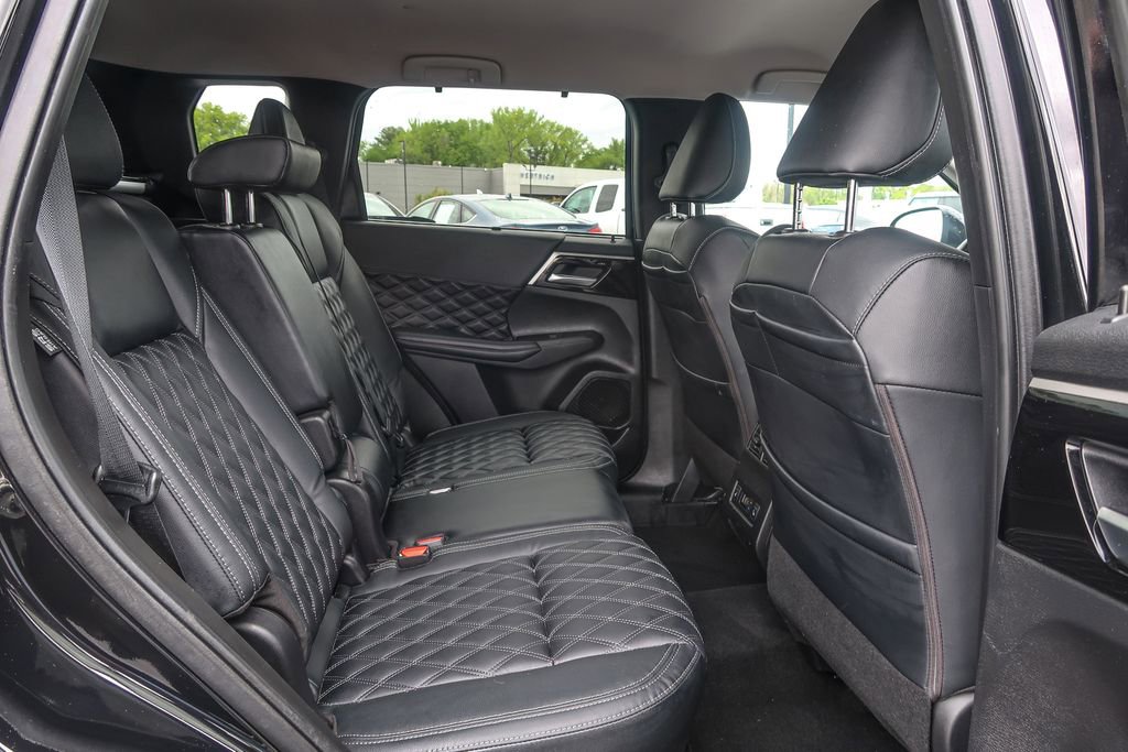 Used 2024 Mitsubishi Outlander SEL FWD image 18
