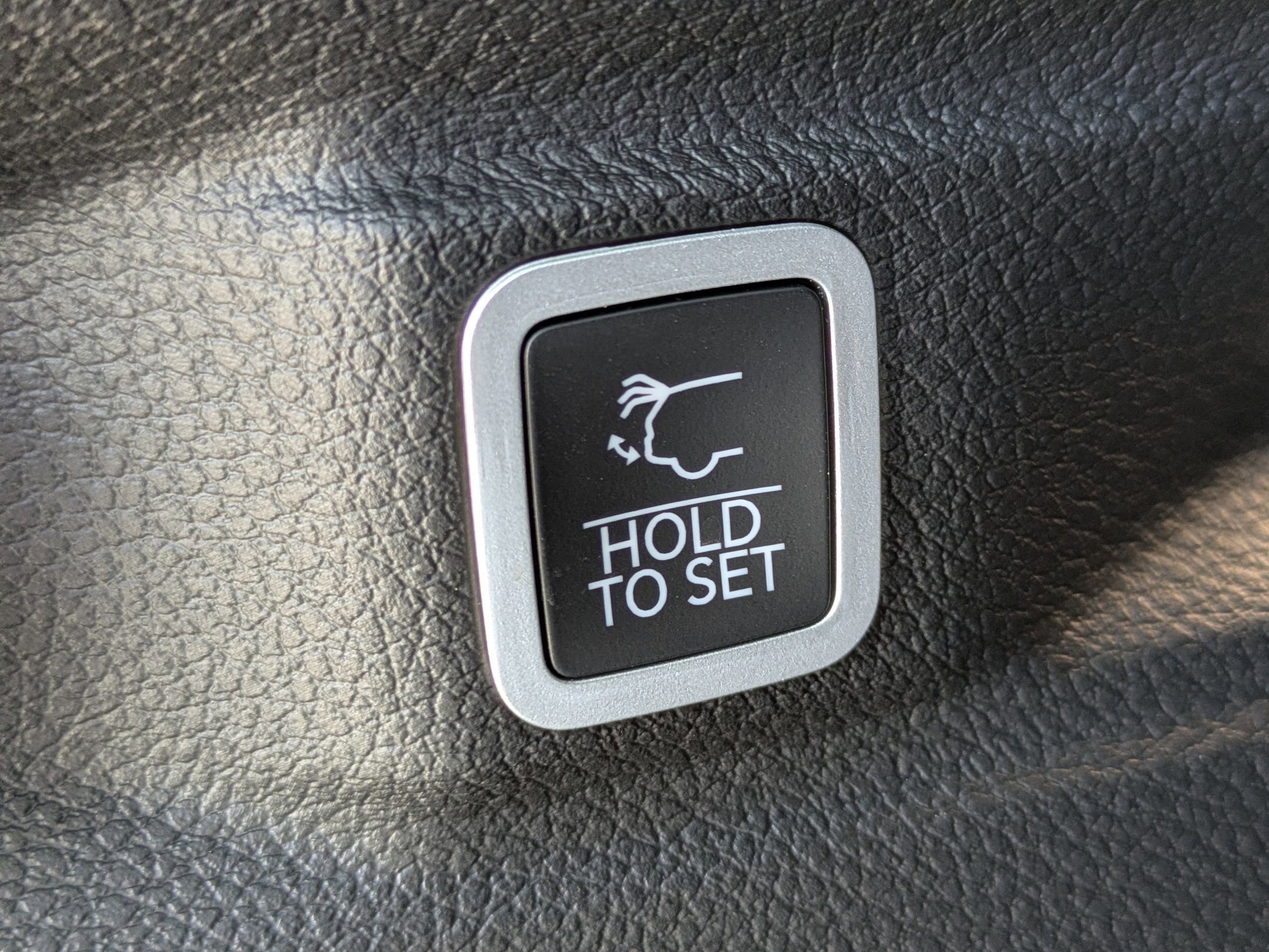 New 2025 Jeep Grand Cherokee L Limited w/ Black Appearance Package AWD/4WD image 30