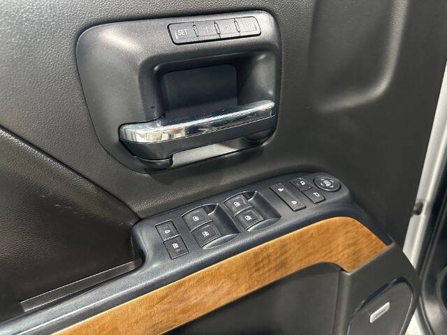 Used 2015 Chevrolet Silverado 2500 LTZ AWD/4WD image 14
