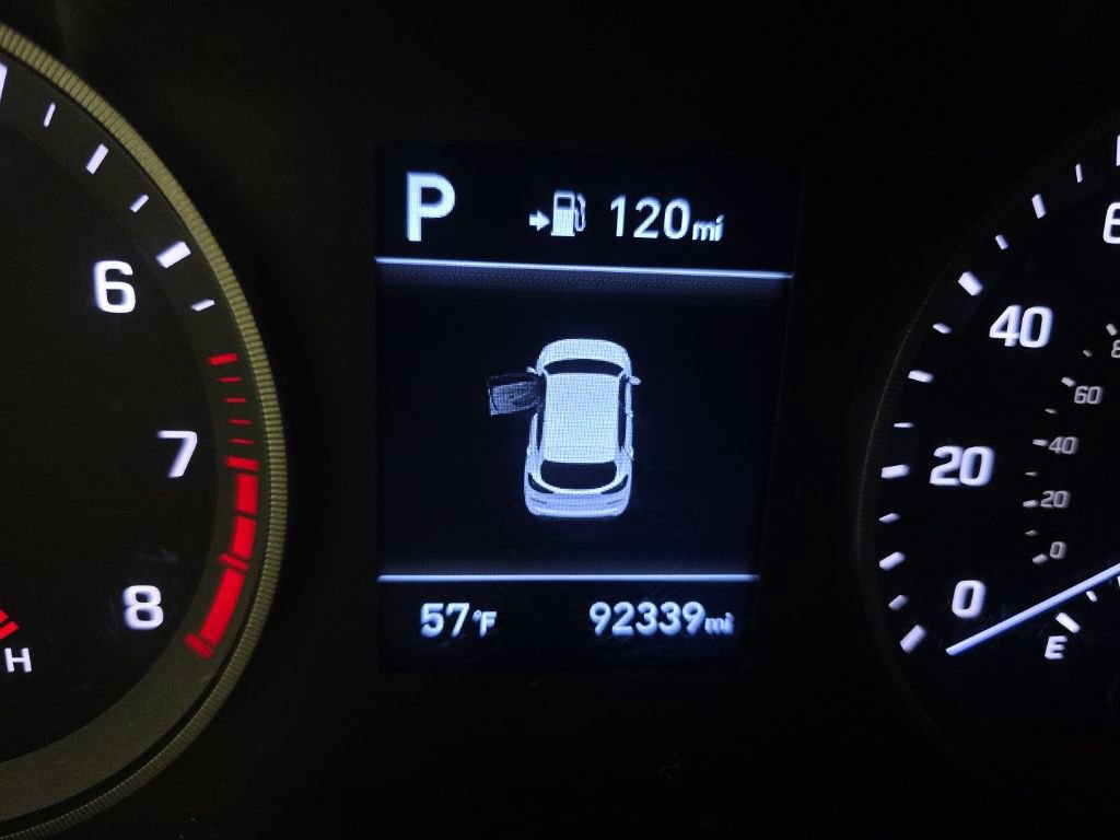 Used 2019 Hyundai Tucson Value AWD/4WD image 16