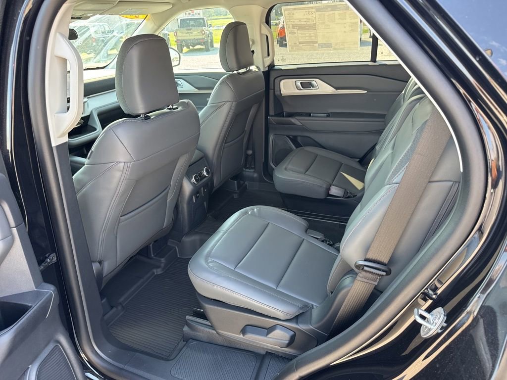 New 2026 Ford Explorer Active w/ Active Comfort Package image 16