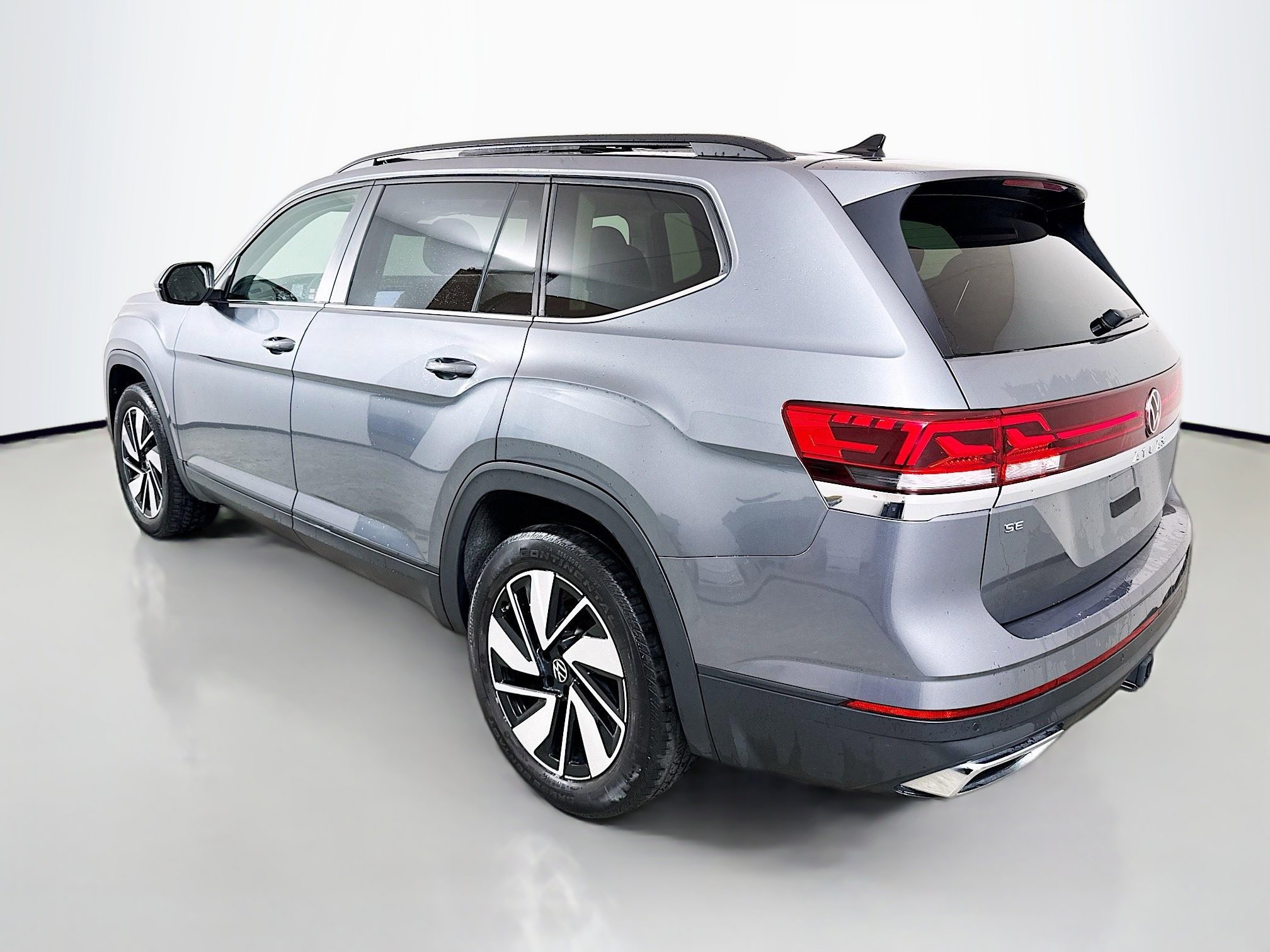 Used 2024 Volkswagen Atlas SE FWD image 5