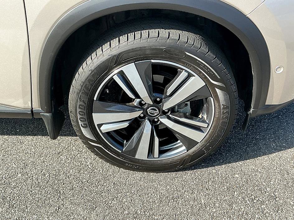 Certified 2021 Nissan Rogue Platinum image 10
