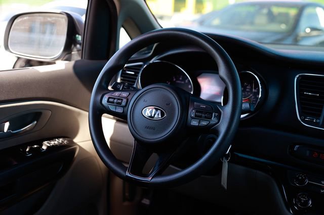 Used 2018 Kia Sedona L image 31