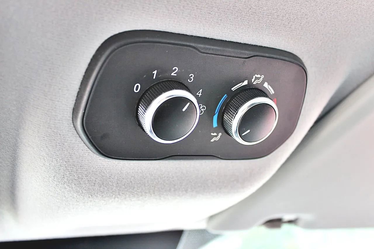 Used 2020 Ford Transit 350 XLT RWD image 27