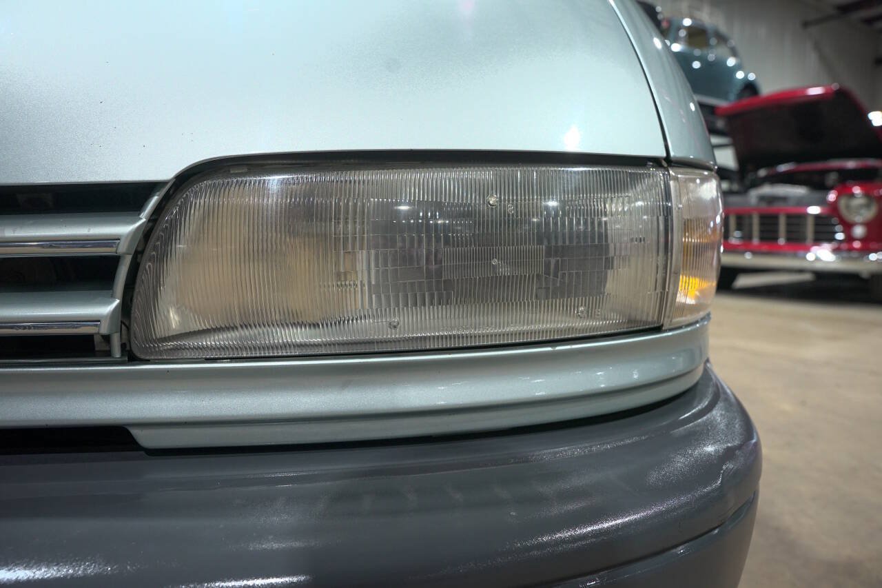 Used 1992 Toyota Previa LE RWD image 36