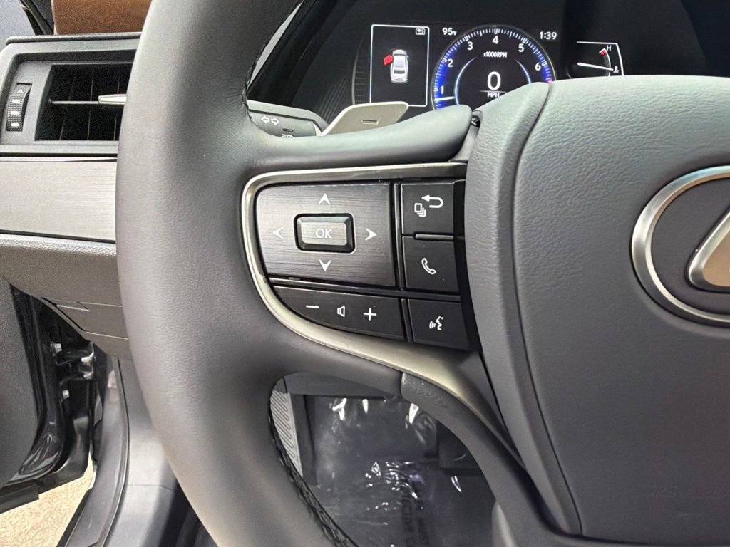 Used 2025 Lexus ES 350 w/ Premium Package FWD image 13