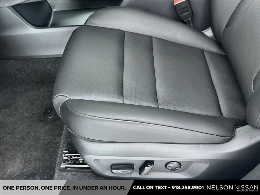 New 2026 Nissan Rogue Dark Armor FWD image 18
